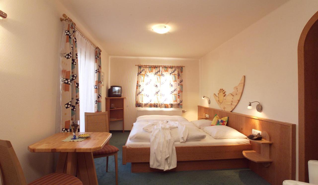 Pension Lachmayr Kaprun Bagian luar foto