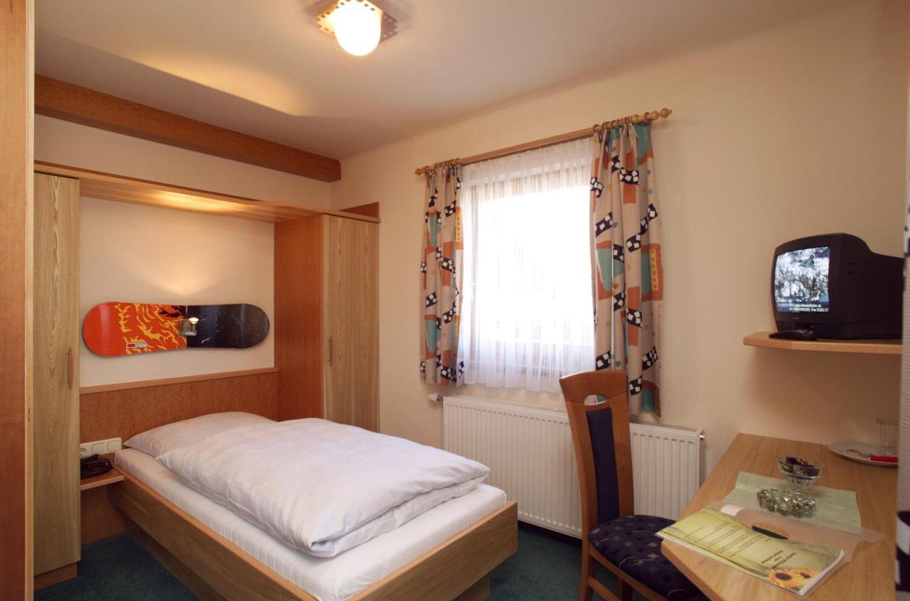 Pension Lachmayr Kaprun Ruang foto